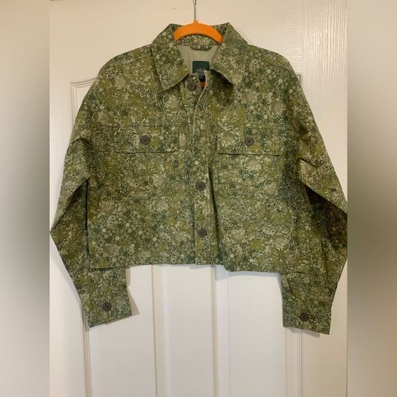 wild fable Jackets & Blazers - NWT- Wild Fable Green Floral Jacket. Size S.